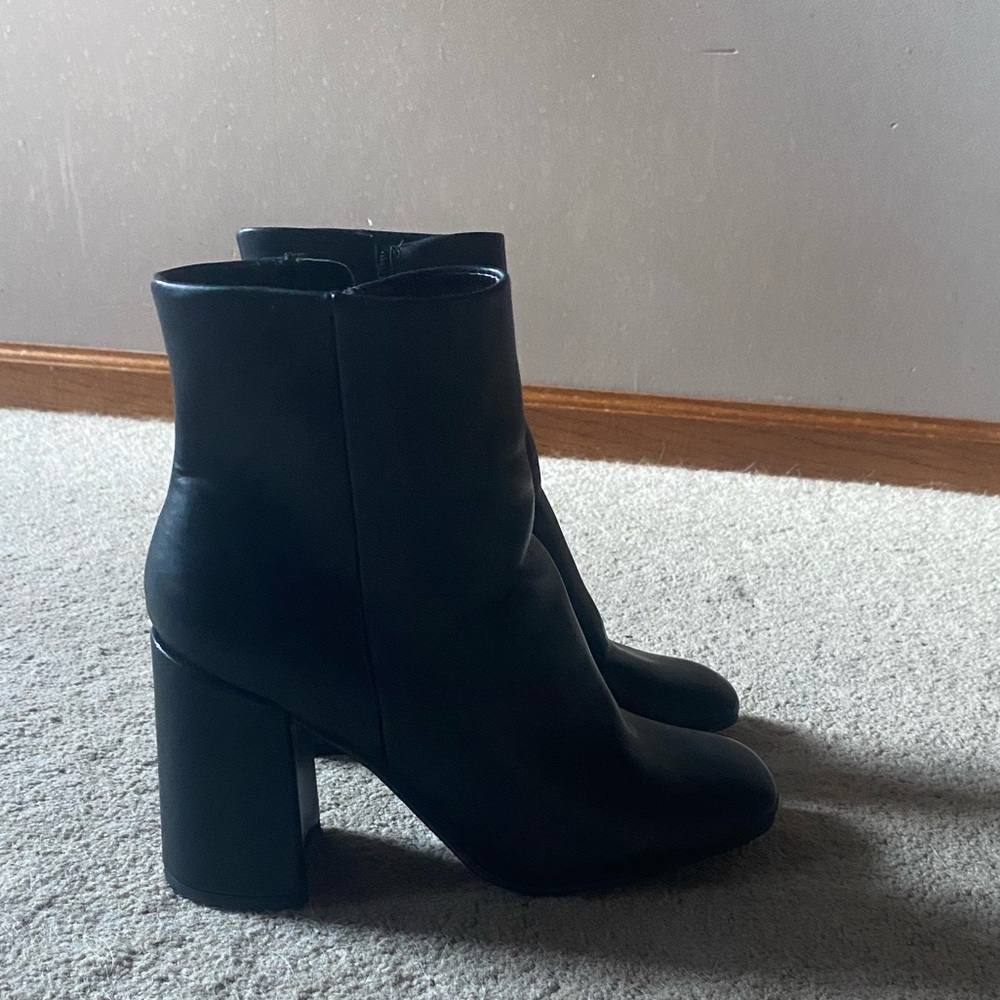 Women’s boots sz 8 - Picture 3 of 4